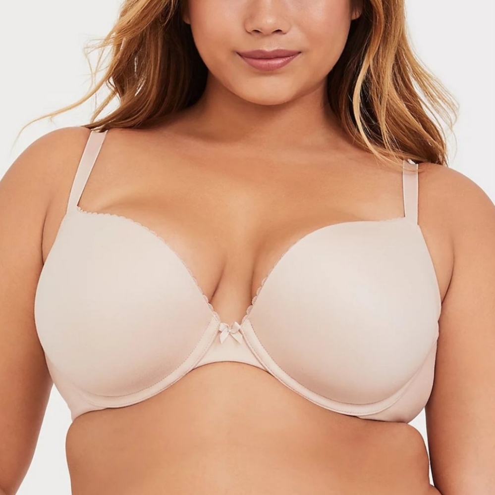 Torrid NWOT Nude Lightly Padded Plunge Bra, size 38B